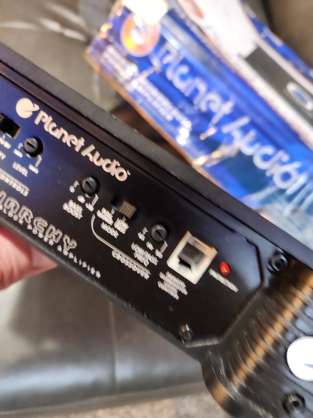 Planet Audio 2500W Car Amplifier in Black and Blue - Picture 7 of 12